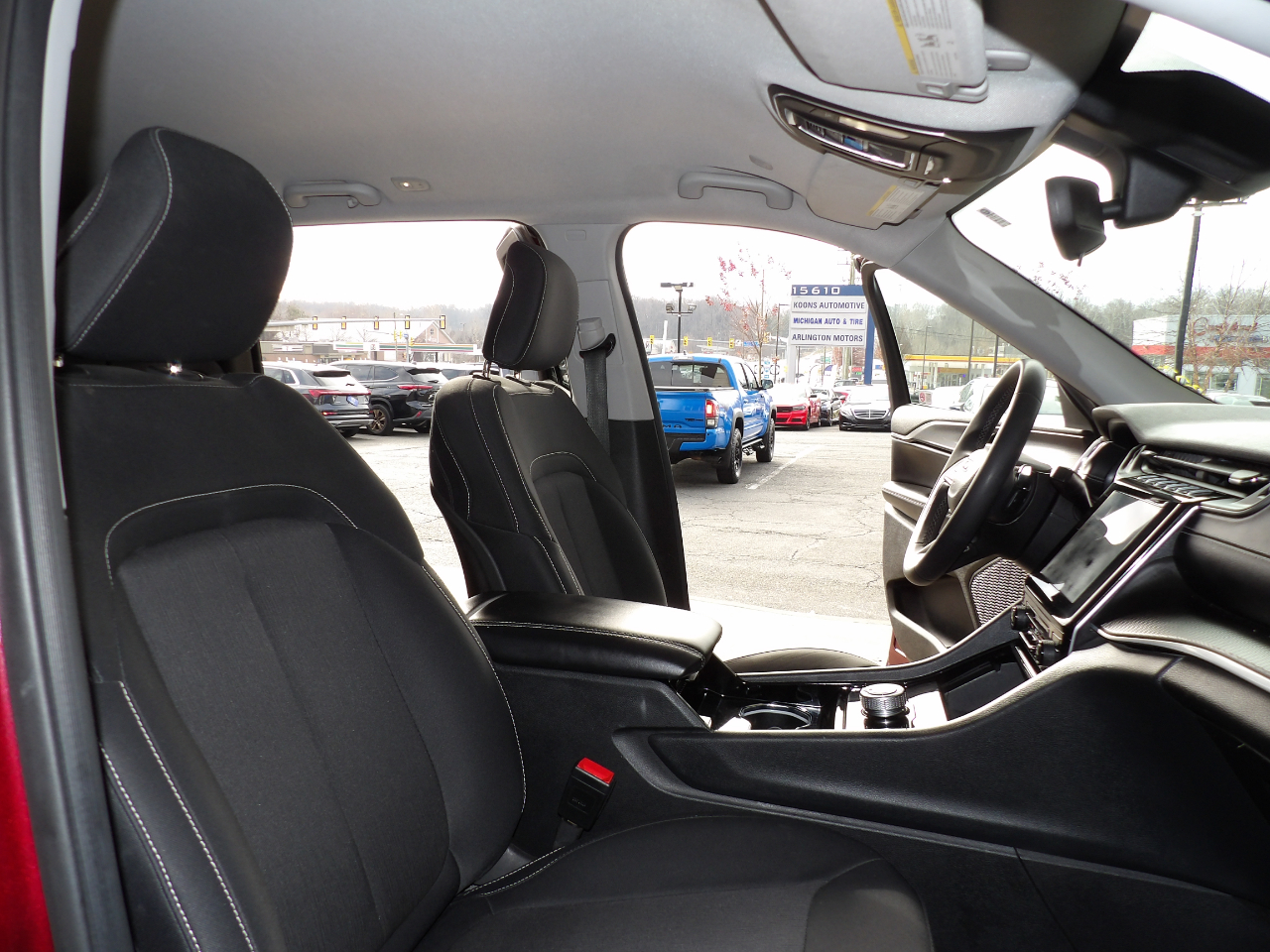 Jeep Grand Cherokee Laredo 4x4 2023