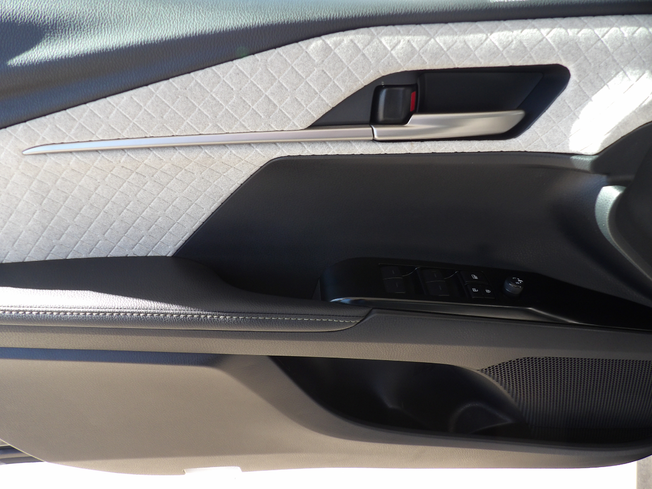 Toyota Camry XLE 2025