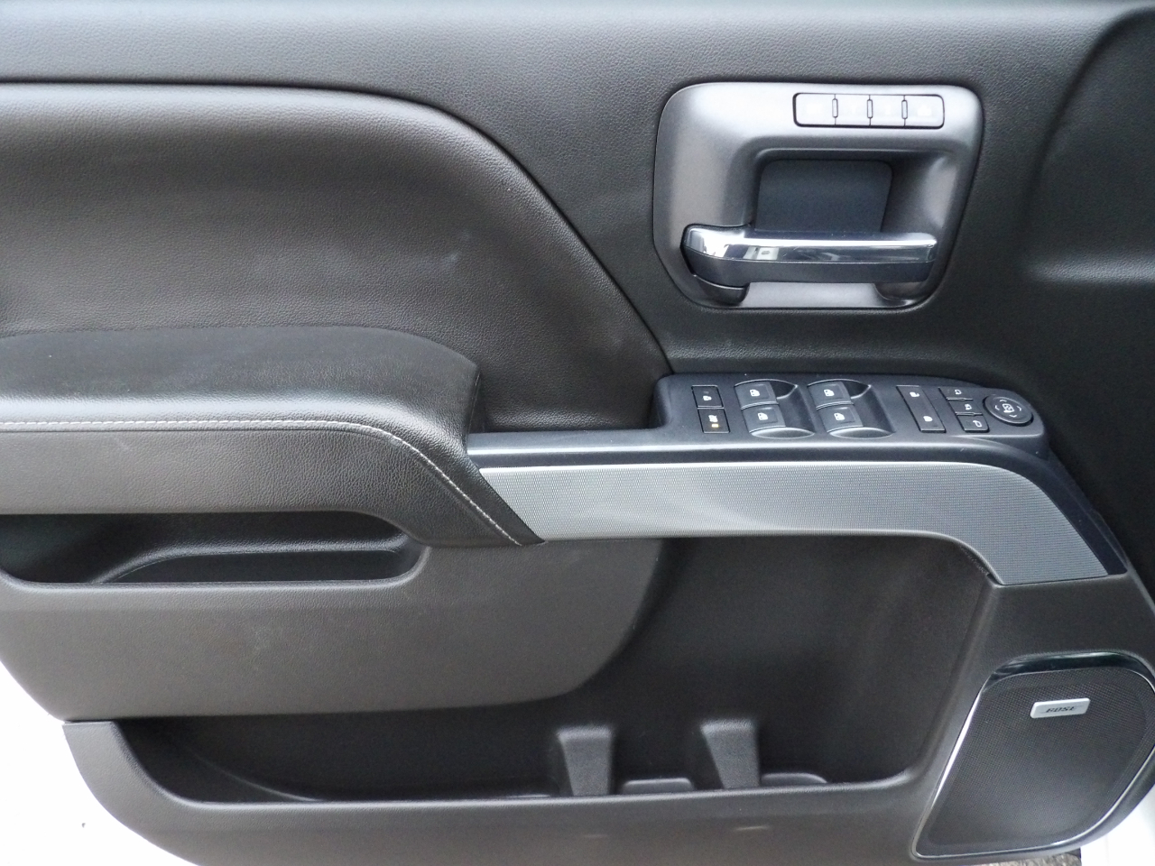 Chevrolet Silverado 1500 4WD Crew Cab 143.5" LTZ w/2LZ 2018