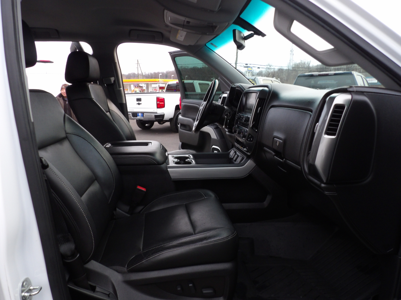 Chevrolet Silverado 1500 4WD Crew Cab 143.5" LTZ w/2LZ 2018