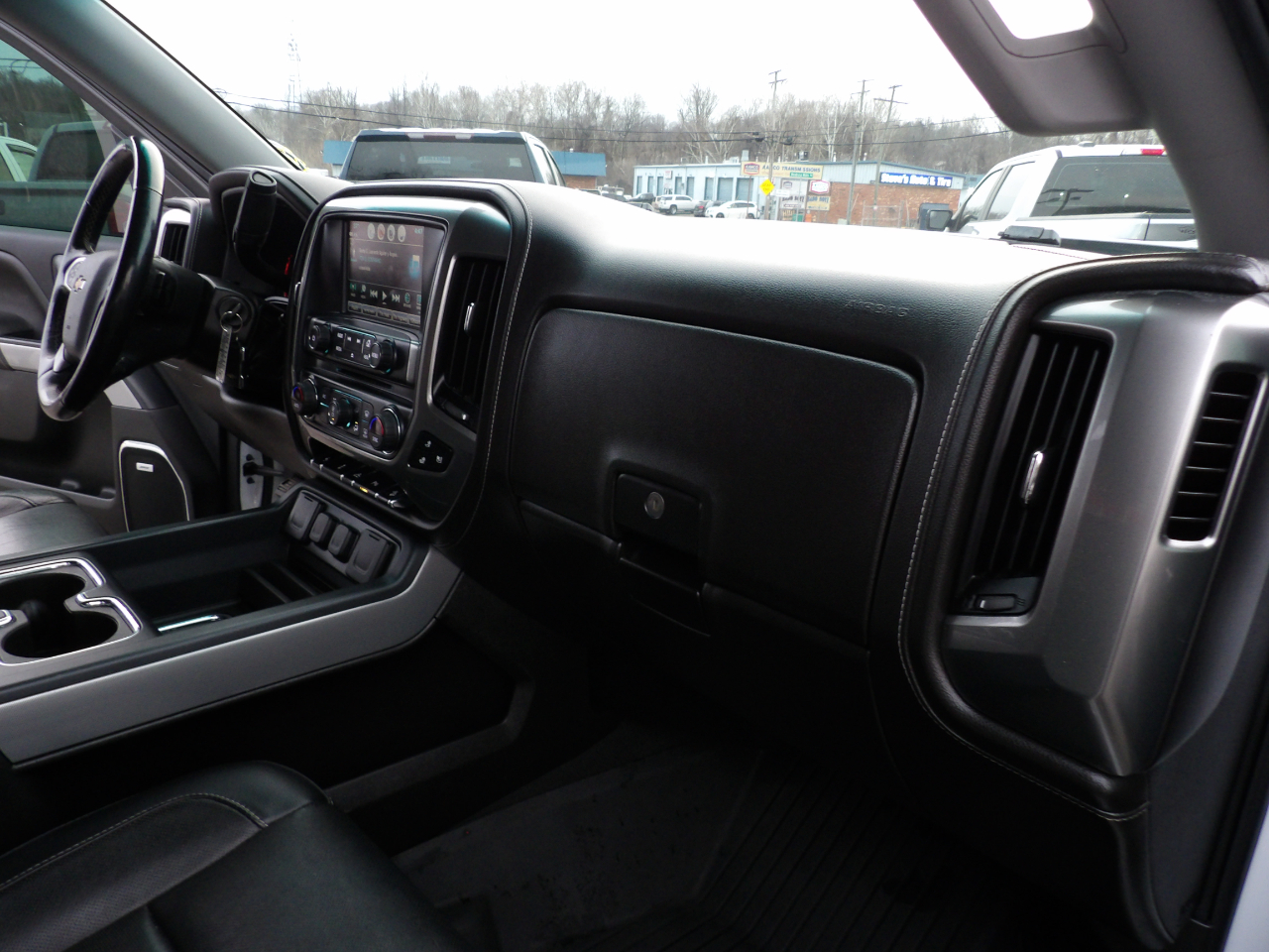 Chevrolet Silverado 1500 4WD Crew Cab 143.5" LTZ w/2LZ 2018