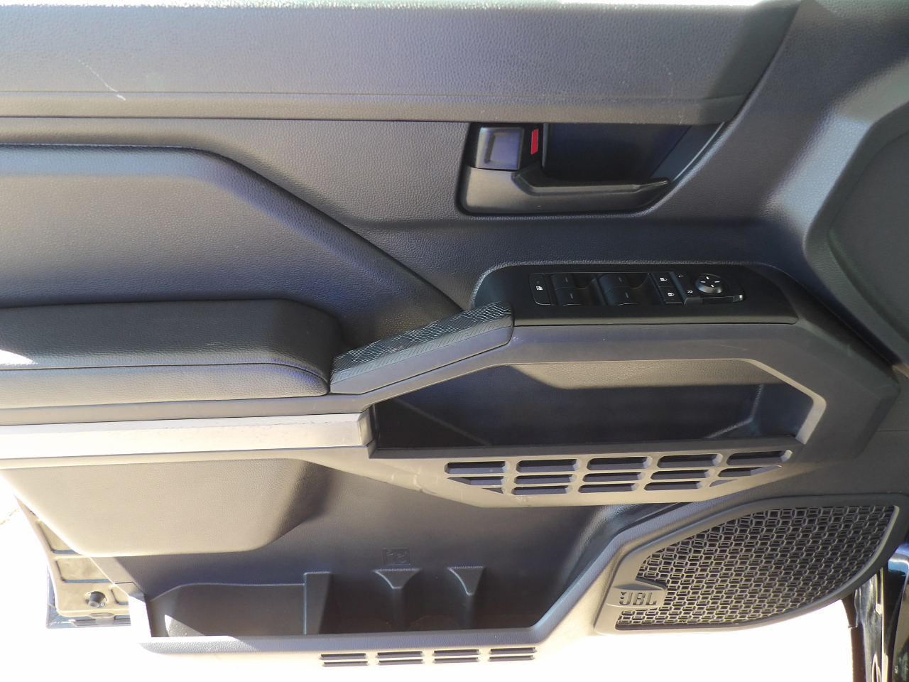 Toyota Tacoma 4WD SR5 Double Cab 5' Bed AT (Natl) 2024