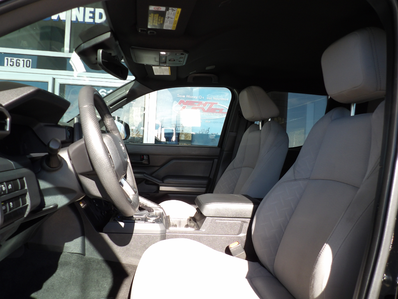 Toyota Tacoma 4WD SR5 Double Cab 5' Bed AT (Natl) 2024