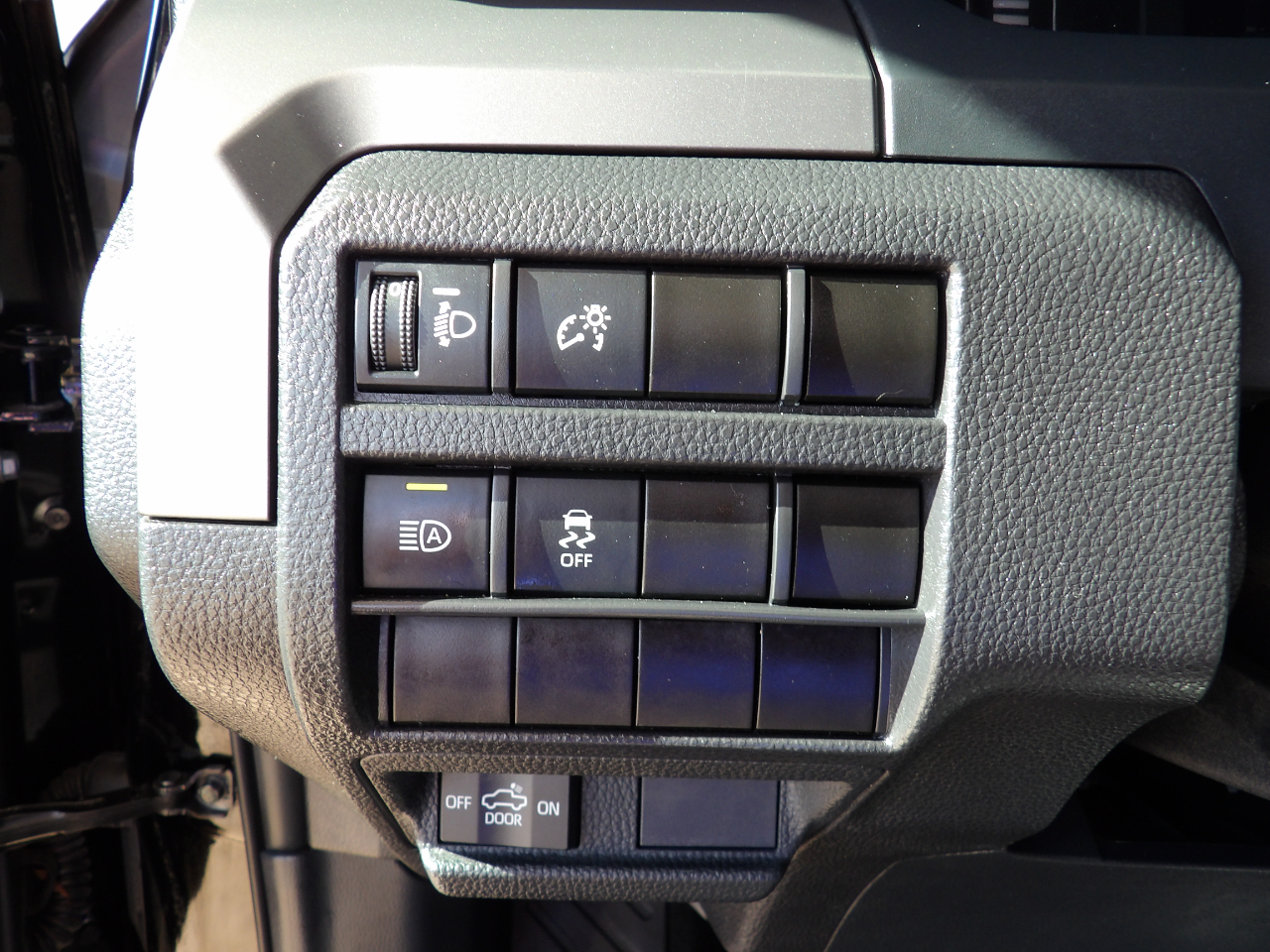 Toyota Tacoma 4WD SR5 Double Cab 5' Bed AT (Natl) 2024