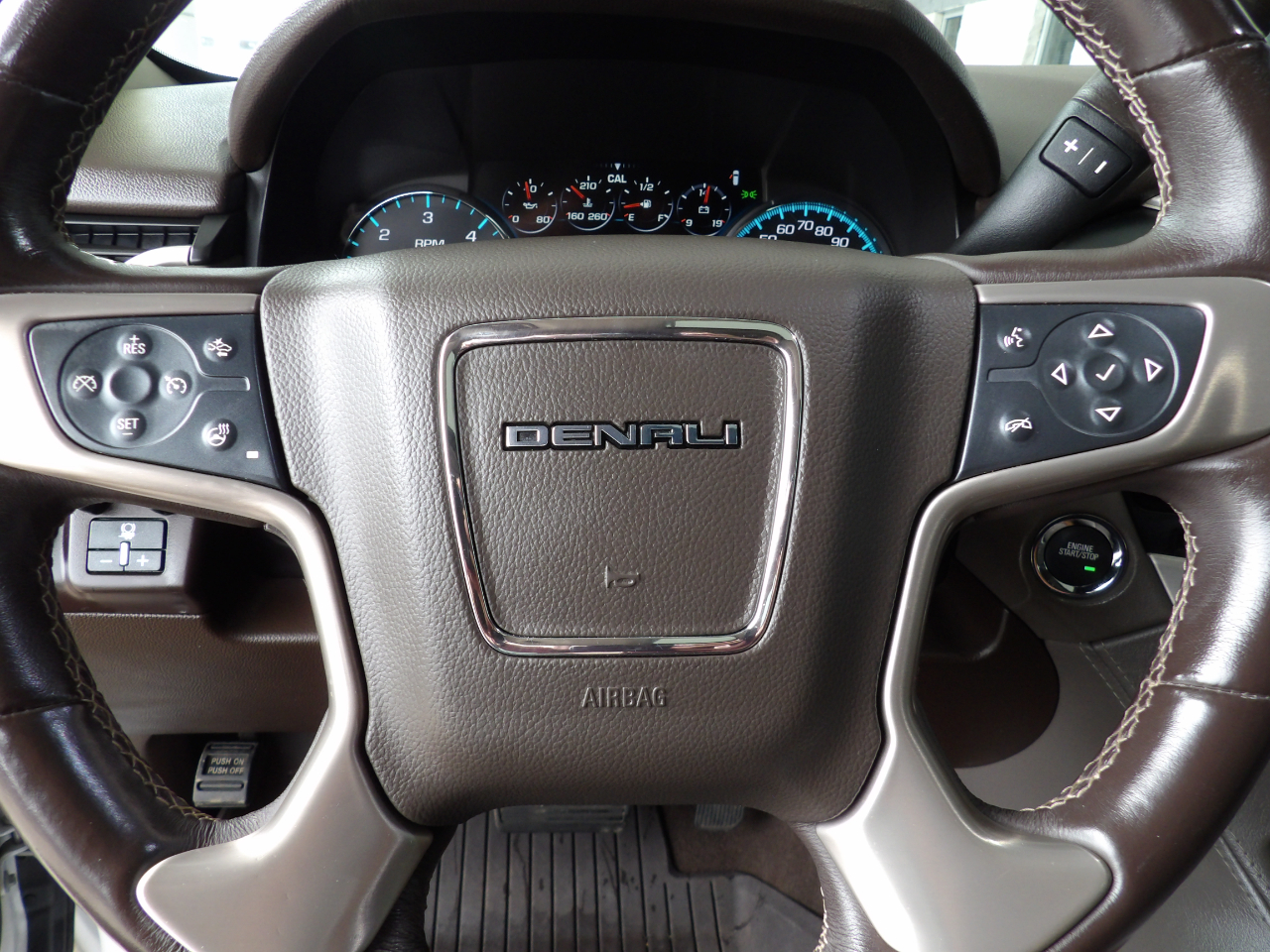 GMC Yukon XL 4WD 4dr Denali 2019