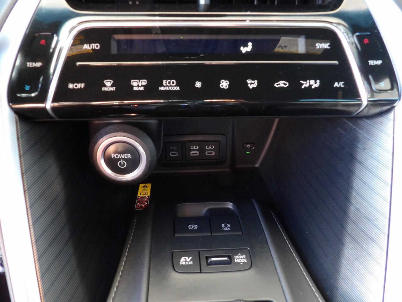 Toyota Venza LE AWD (Natl) 2023