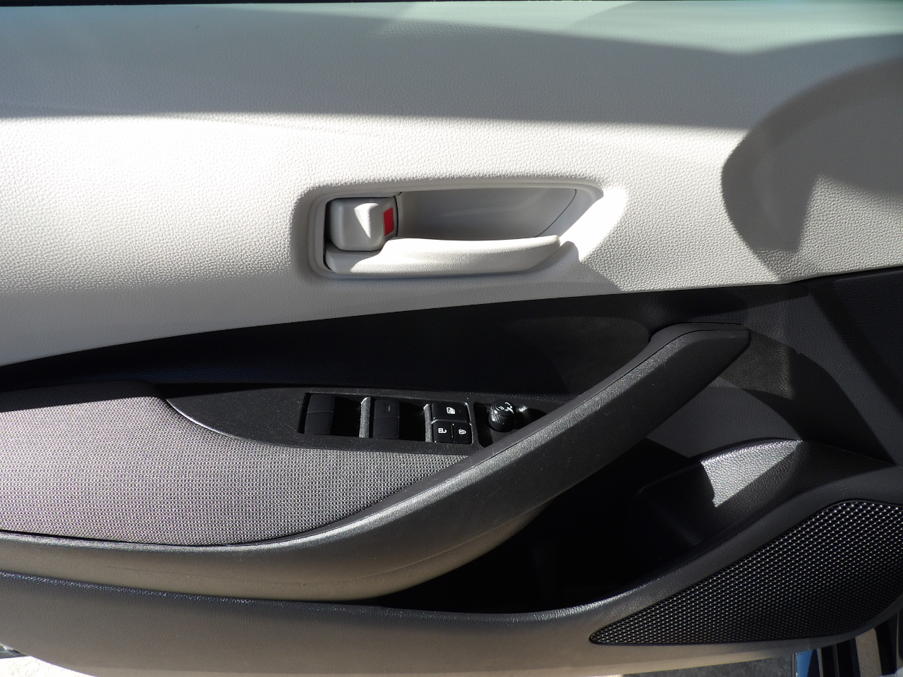 Toyota Corolla LE CVT (Natl) 2025