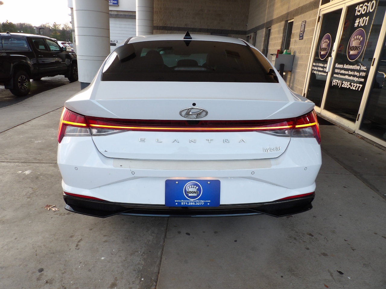 Hyundai Elantra Hybrid Limited DCT 2023