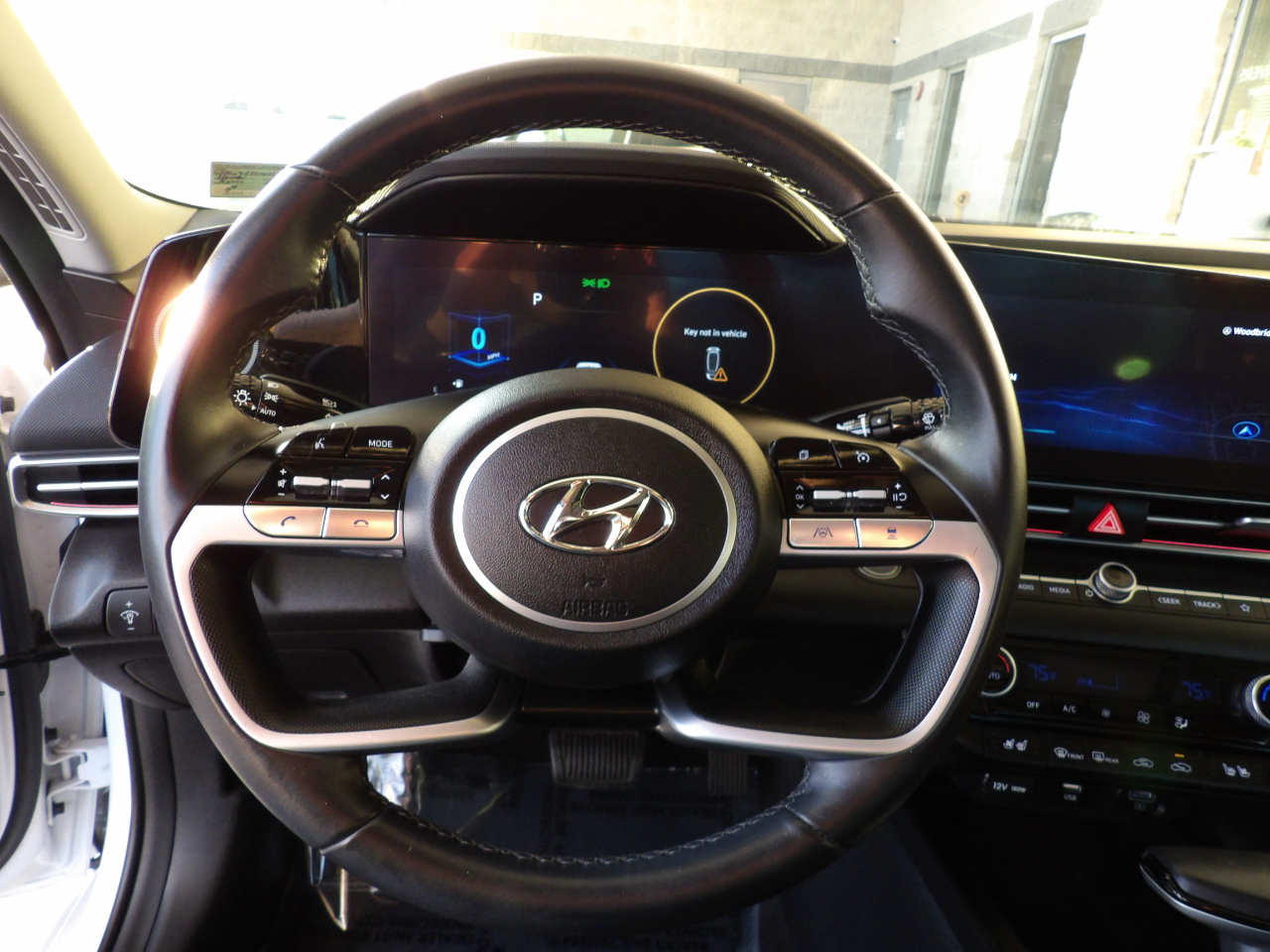 Hyundai Elantra Hybrid Limited DCT 2023