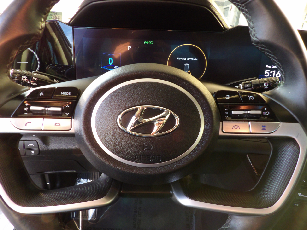 Hyundai Elantra Hybrid Limited DCT 2023