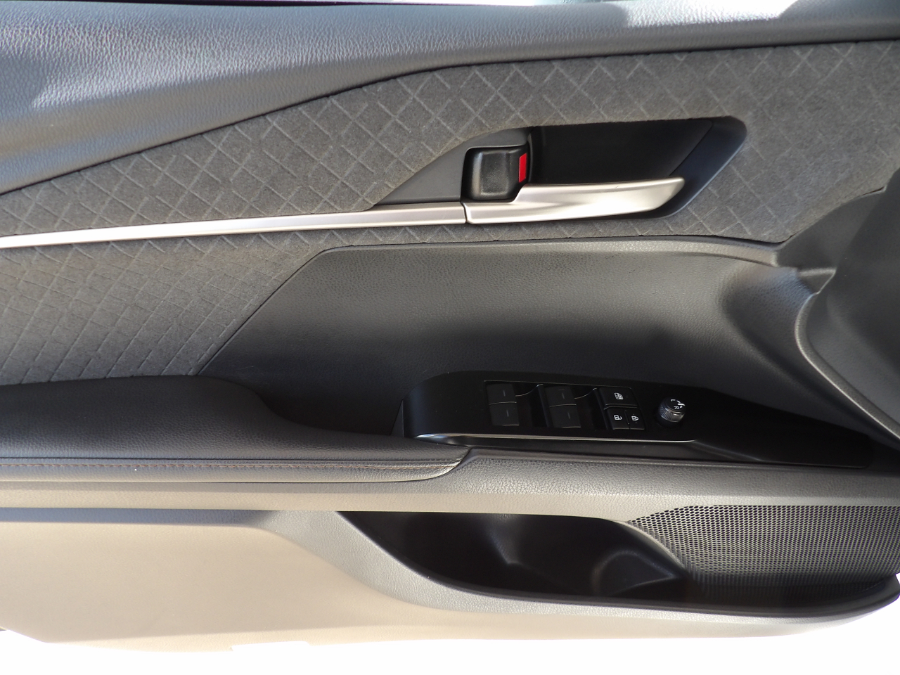 Toyota Camry XLE 2025