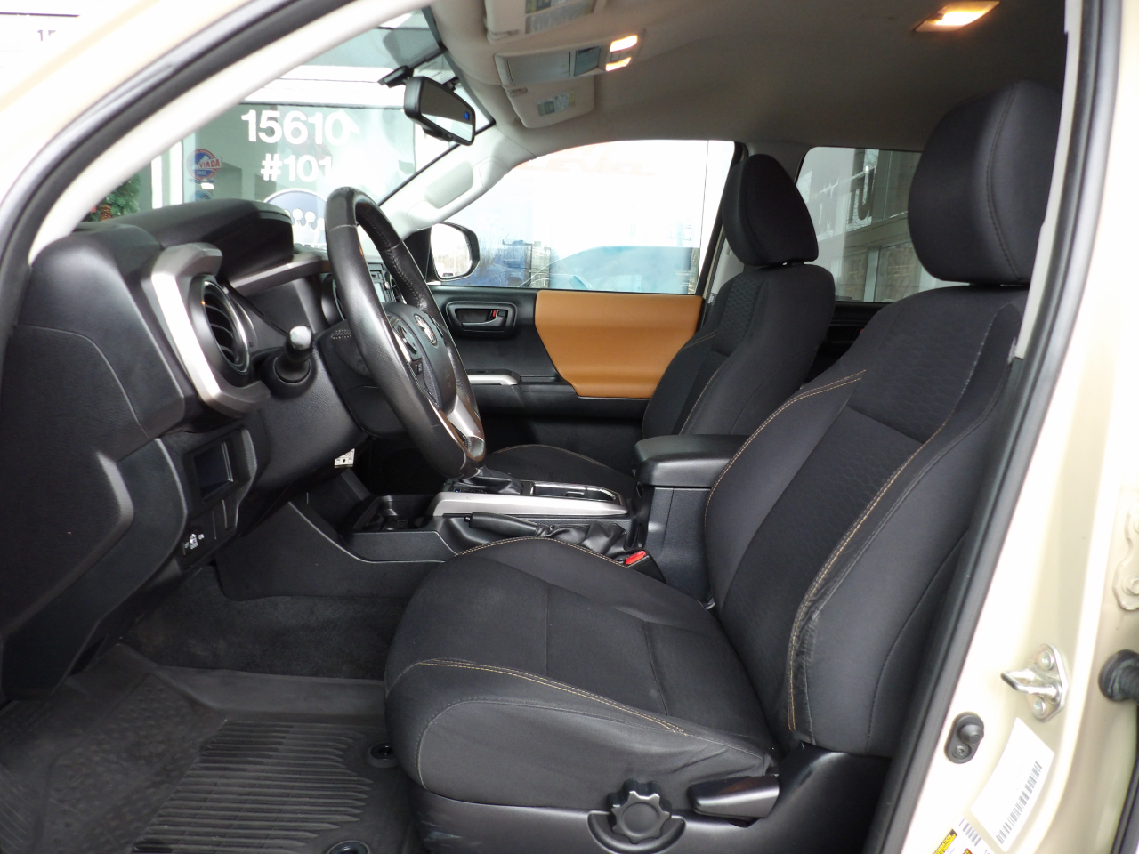 Toyota Tacoma SR5 Double Cab 6' Bed V6 4x4 AT (Natl) 2017