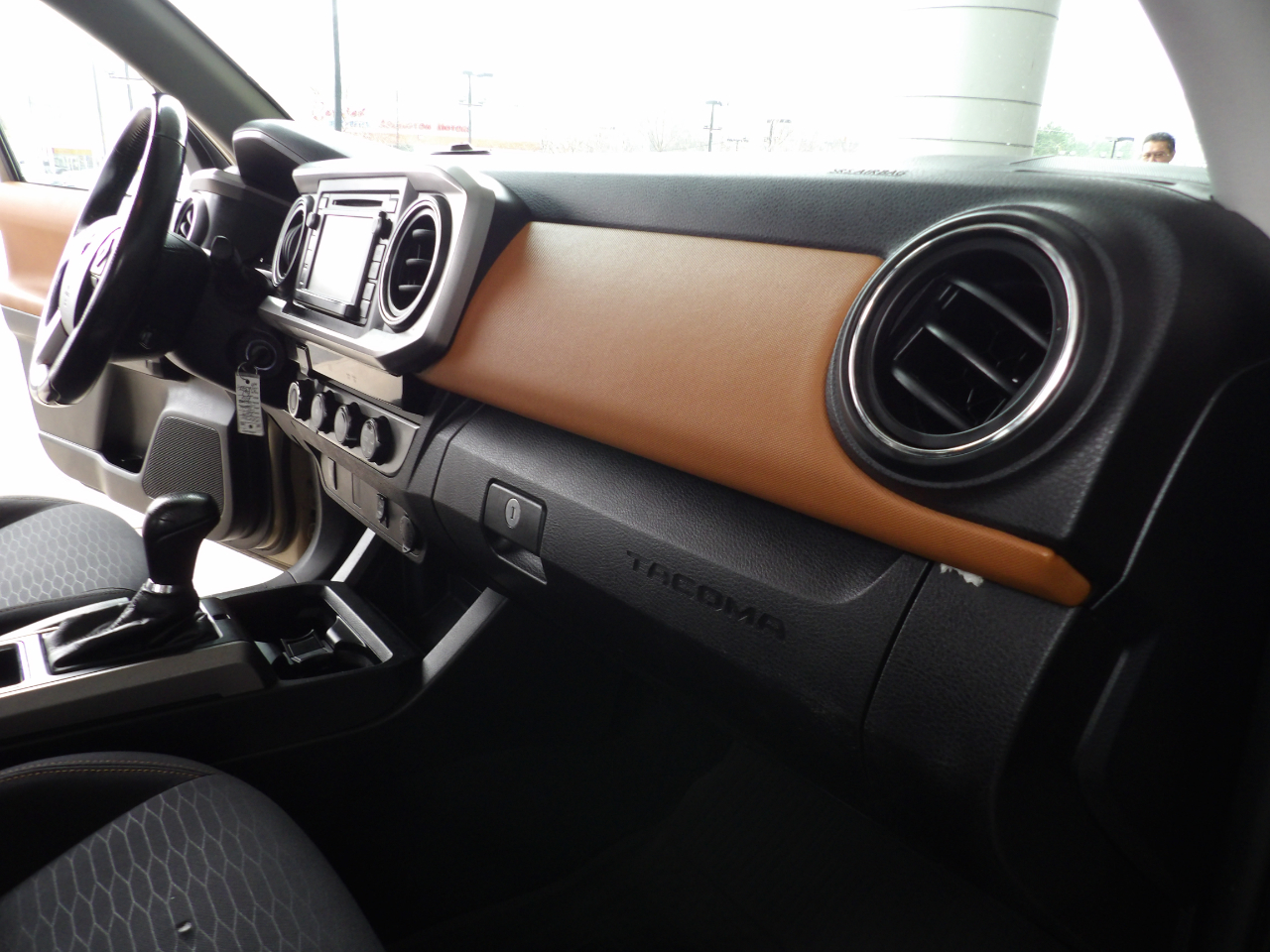 Toyota Tacoma SR5 Double Cab 6' Bed V6 4x4 AT (Natl) 2017