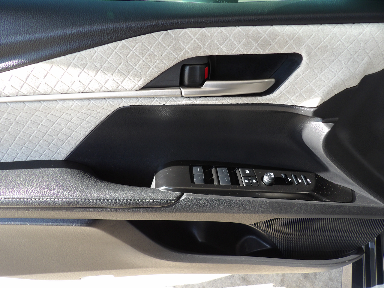 Toyota Camry XLE 2025