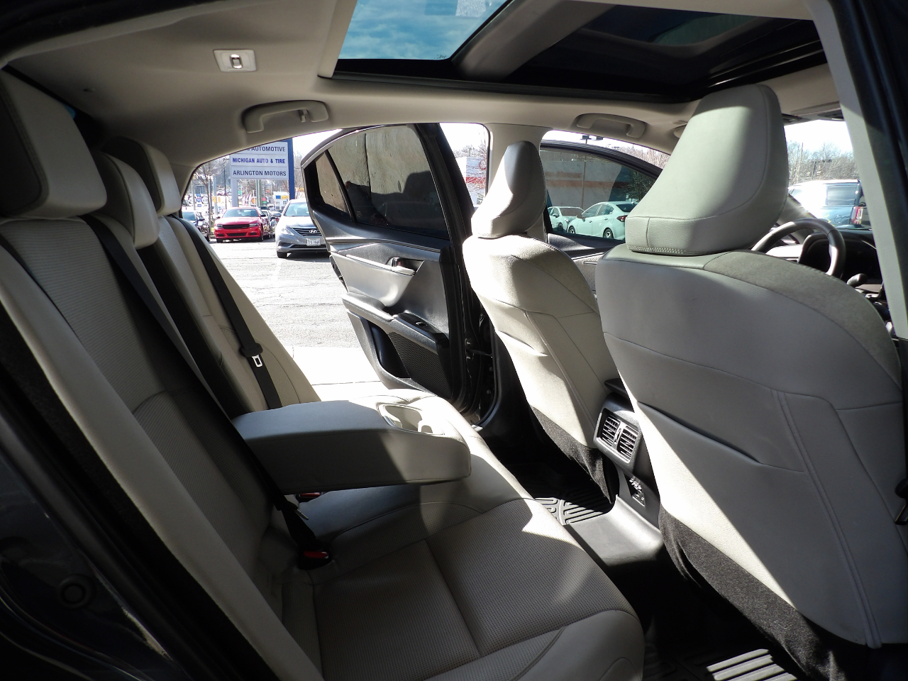 Toyota Camry XLE 2025