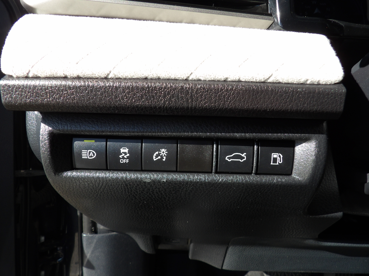 Toyota Camry XLE 2025