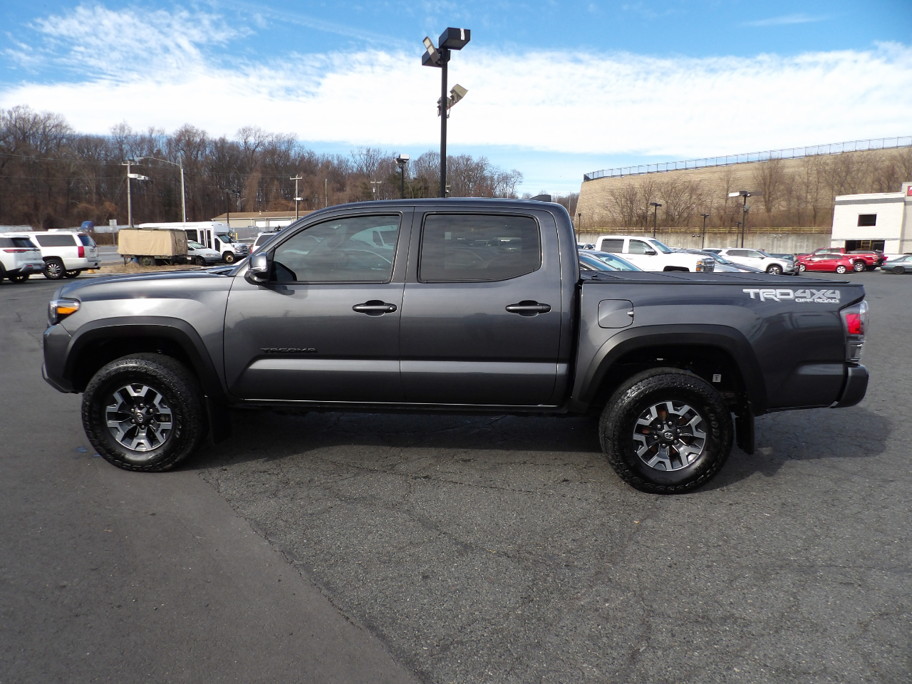 Toyota Tacoma 4WD TRD Off Road Double Cab 5' Bed AT (Natl) 2023
