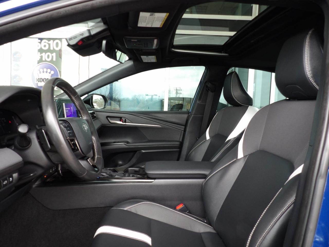 Toyota Camry SE 2025