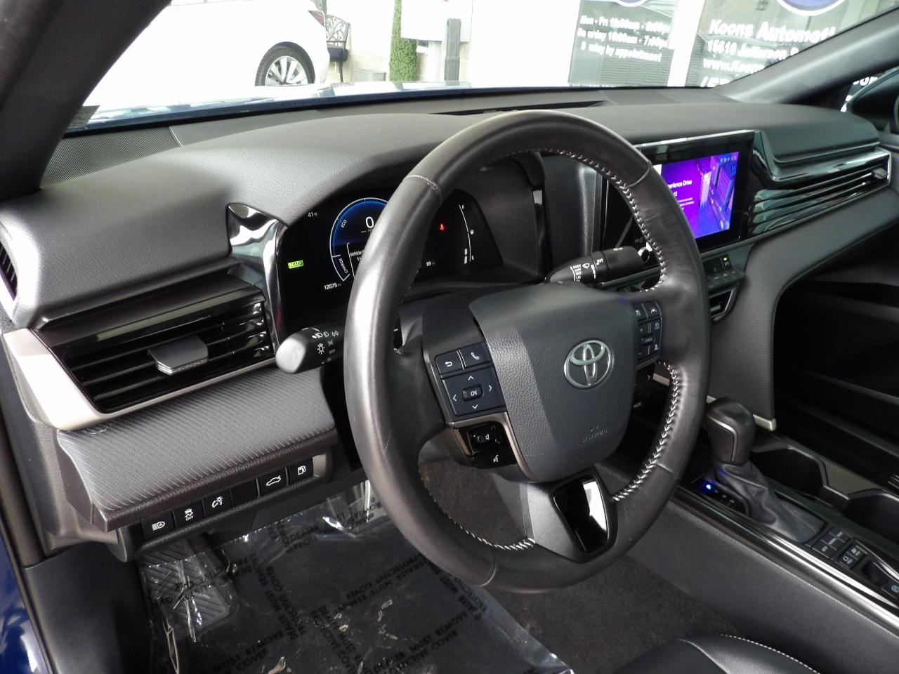 Toyota Camry SE 2025