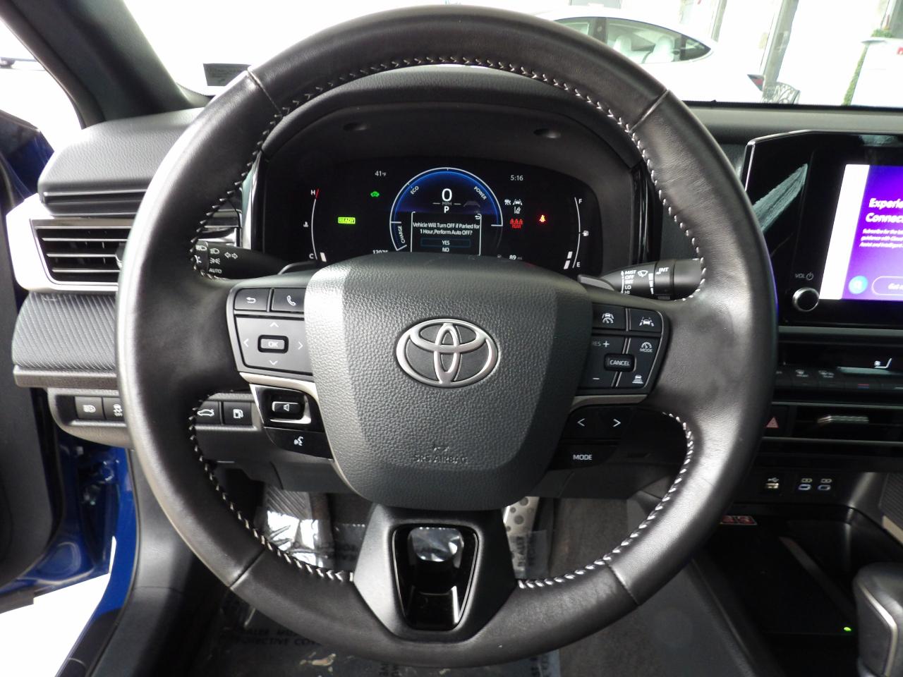 Toyota Camry SE 2025