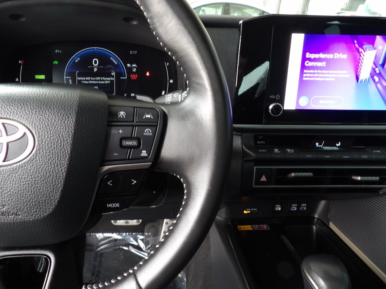 Toyota Camry SE 2025