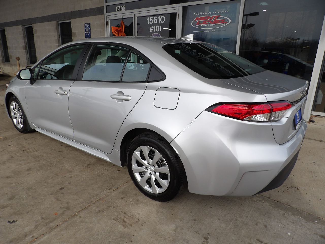 Toyota Corolla LE CVT (Natl) 2024