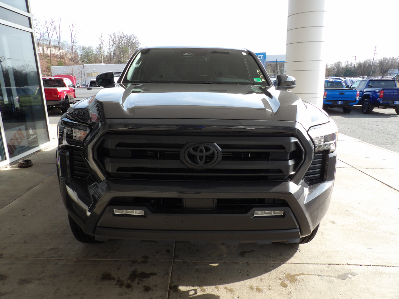 Toyota Tacoma 4WD SR5 Double Cab 5' Bed AT (Natl) 2025