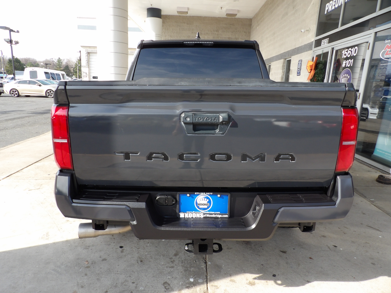 Toyota Tacoma 4WD SR5 Double Cab 5' Bed AT (Natl) 2025