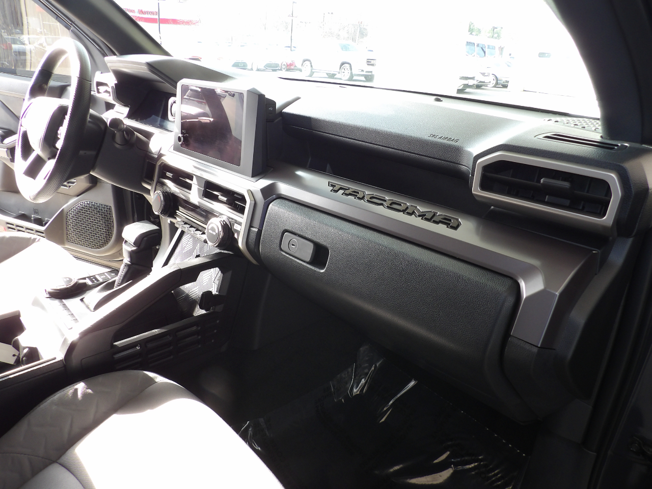 Toyota Tacoma 4WD SR5 Double Cab 5' Bed AT (Natl) 2025