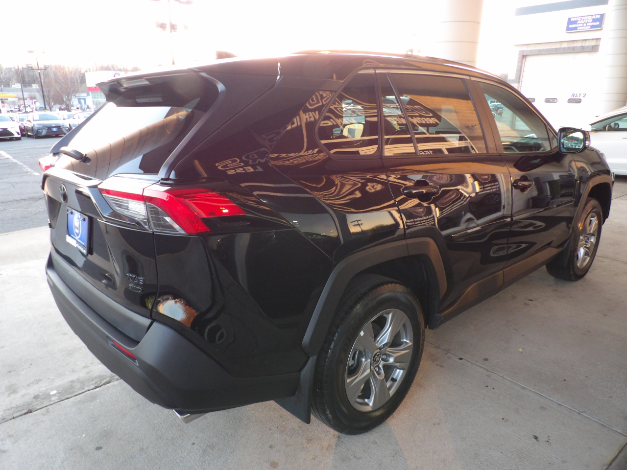 Toyota RAV4 XLE AWD (Natl) 2024