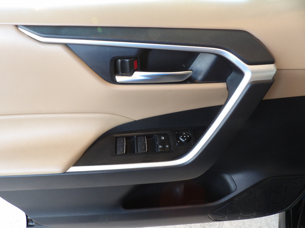 Toyota RAV4 XLE AWD (Natl) 2024