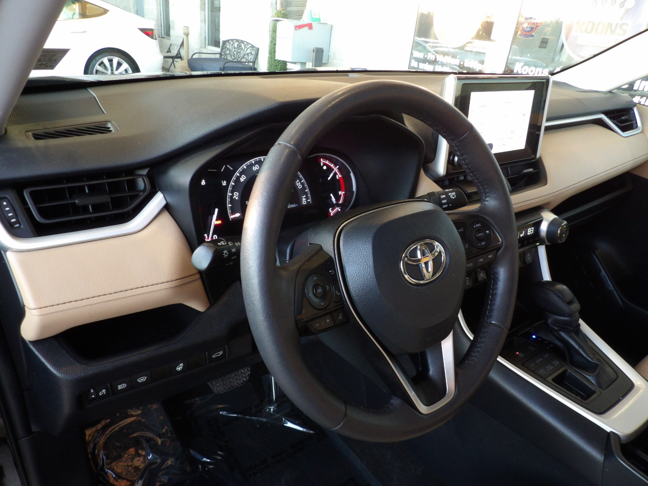 Toyota RAV4 XLE AWD (Natl) 2024