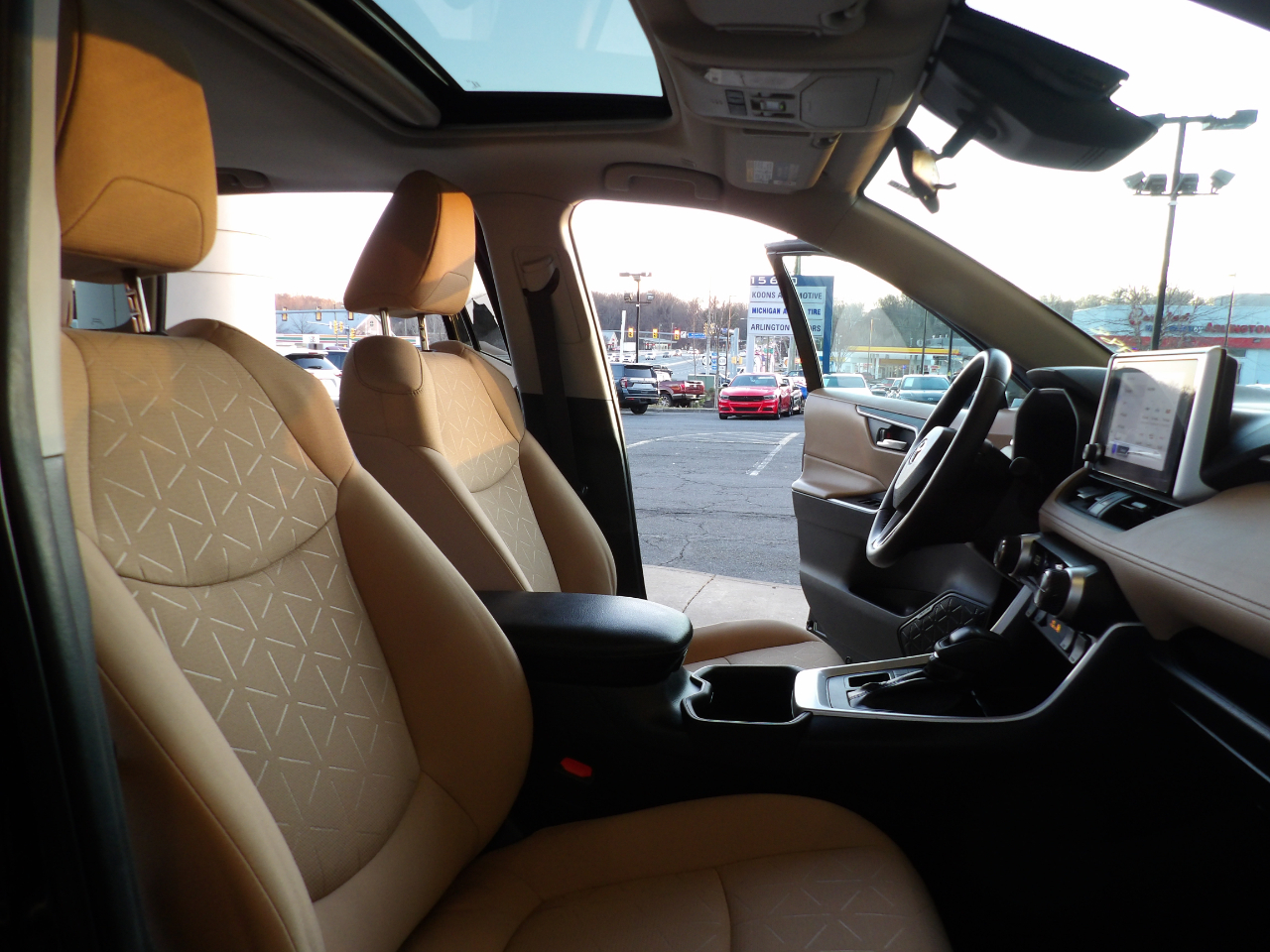 Toyota RAV4 XLE AWD (Natl) 2024