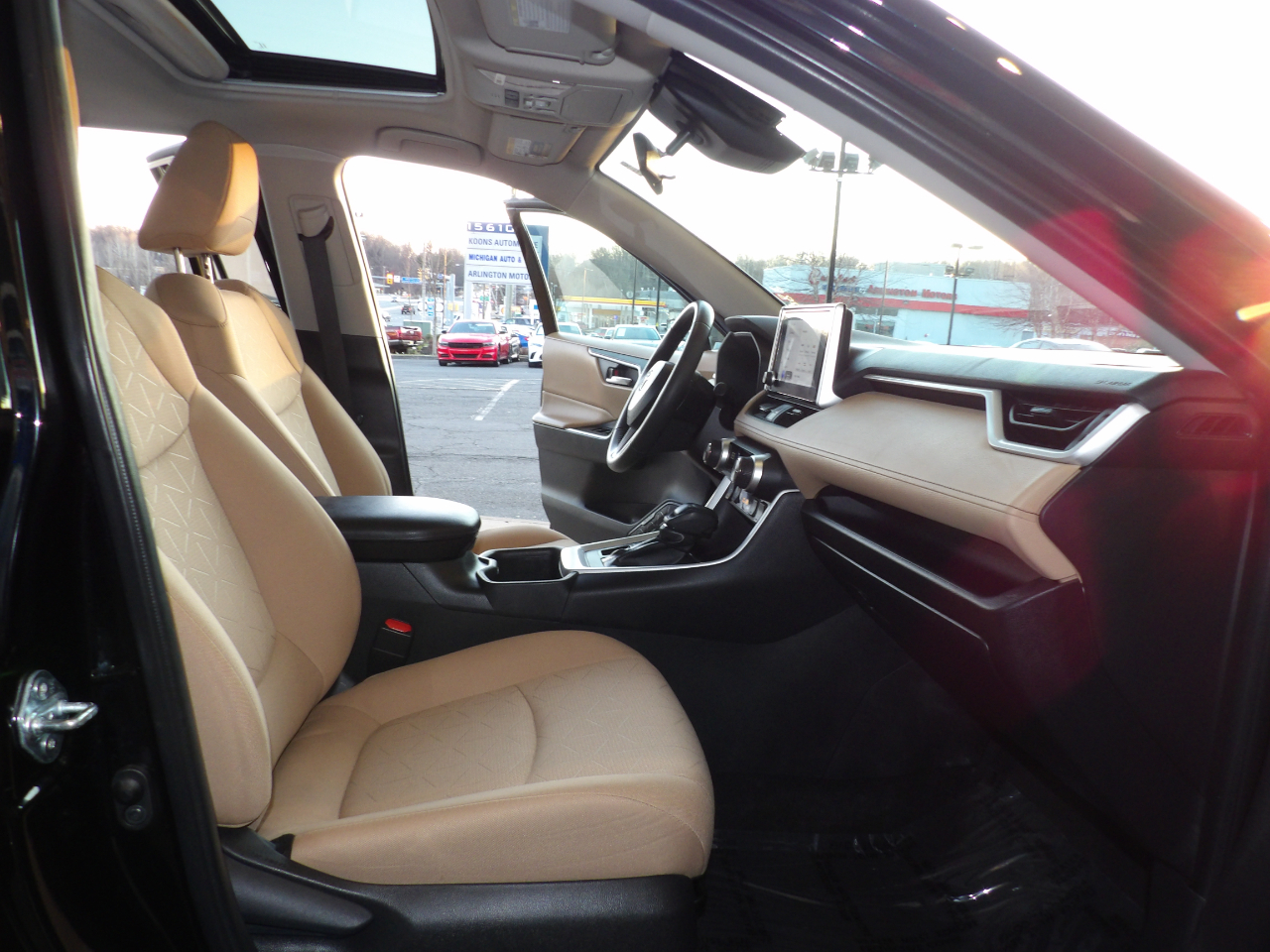 Toyota RAV4 XLE AWD (Natl) 2024