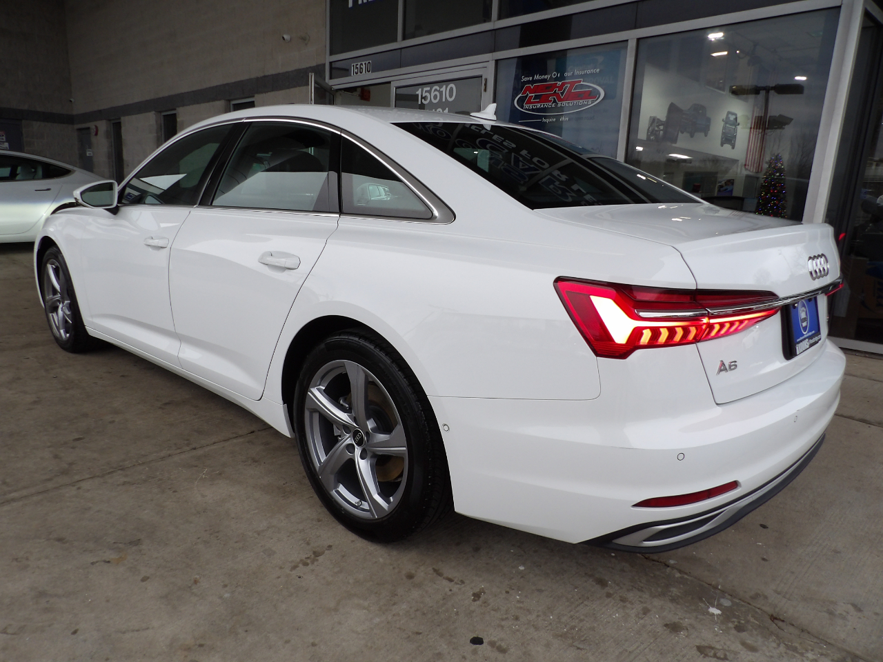 Audi A6 Sedan Premium Plus 45 TFSI quattro 2024