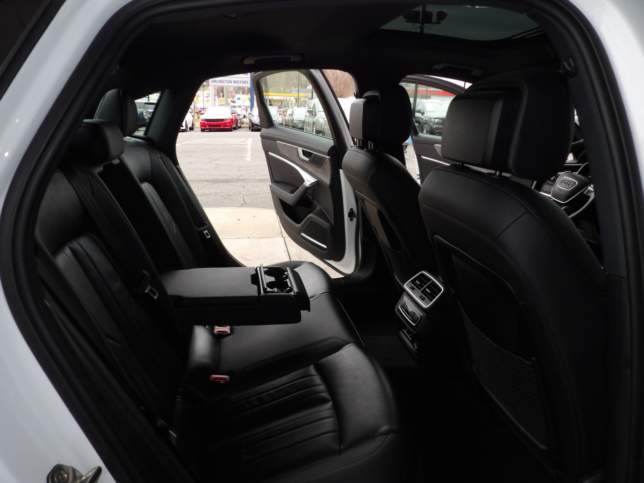 Audi A6 Sedan Premium Plus 45 TFSI quattro 2024