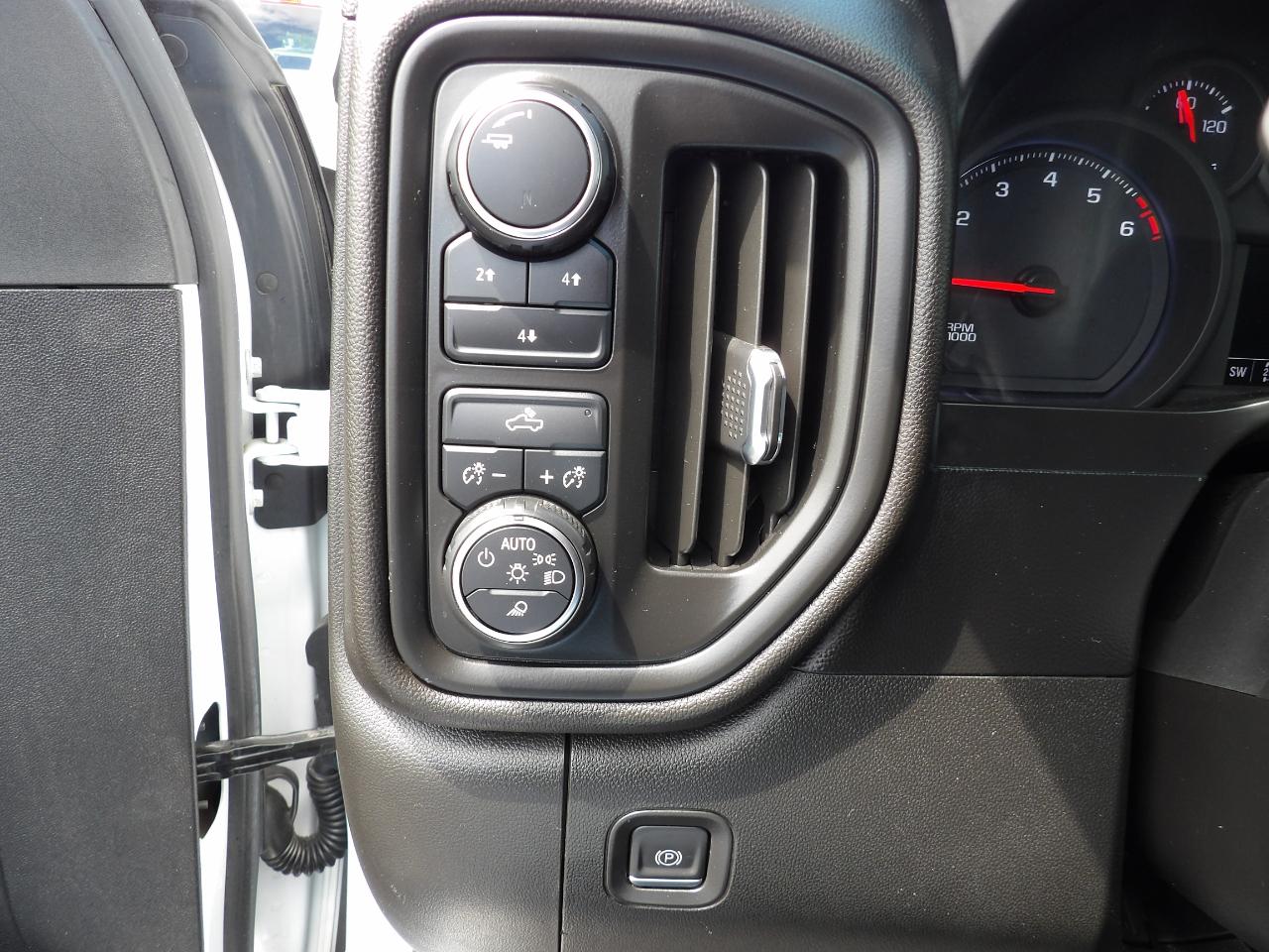 Chevrolet Silverado 2500HD 4WD Crew Cab 159" Custom 2021