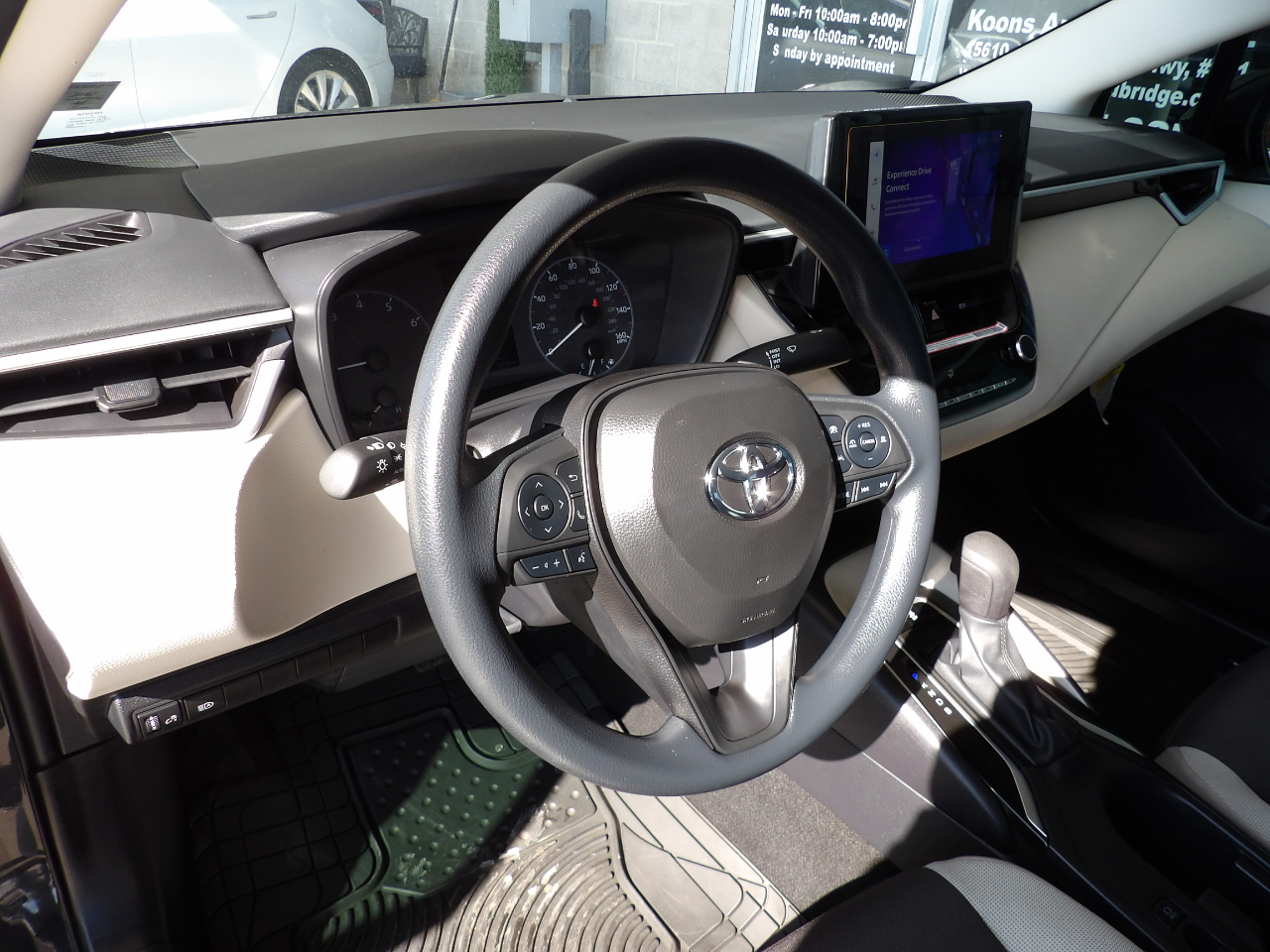 Toyota Corolla LE CVT (Natl) 2025