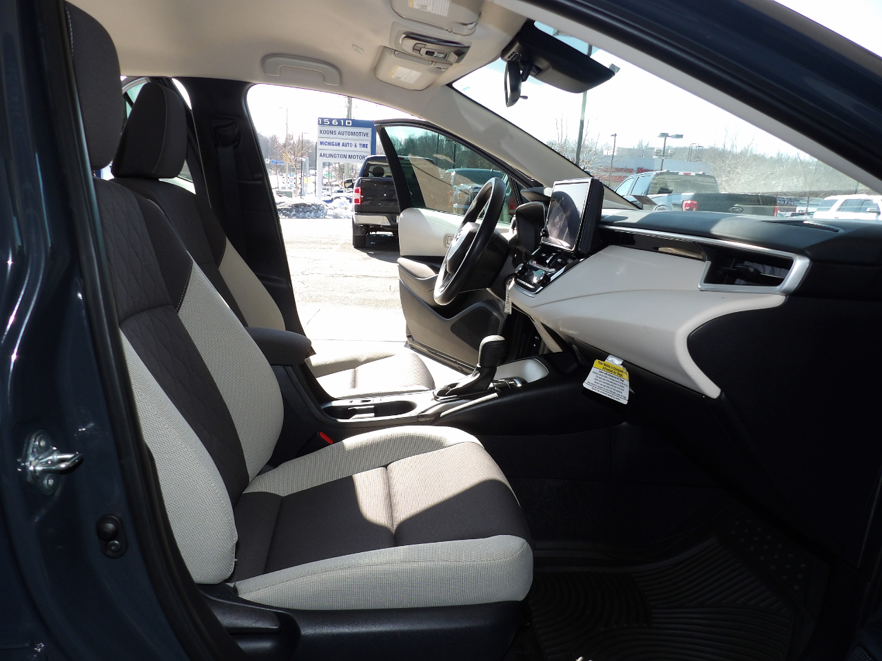 Toyota Corolla LE CVT (Natl) 2025