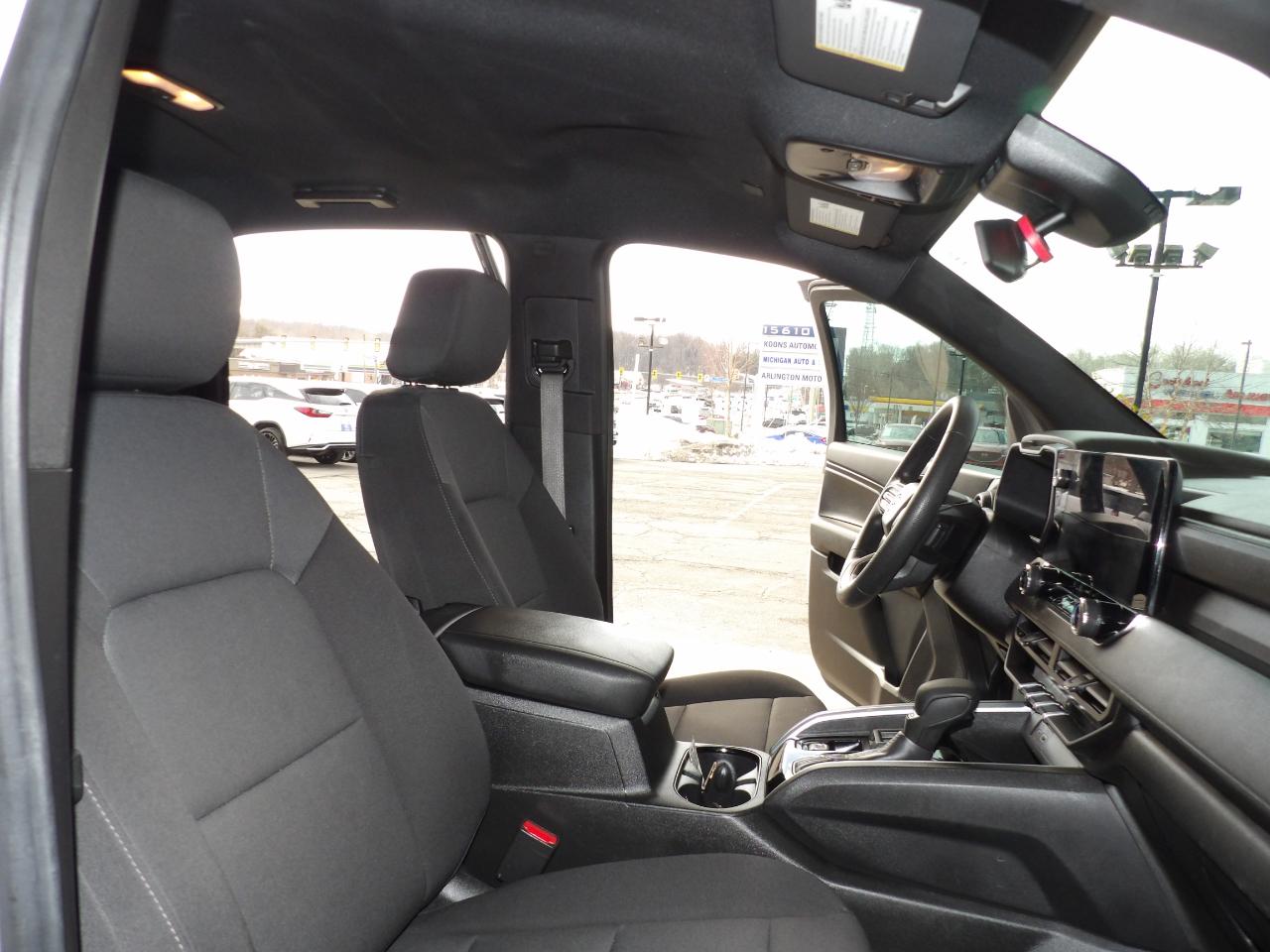 Chevrolet Colorado 2WD Crew Cab WT 2025