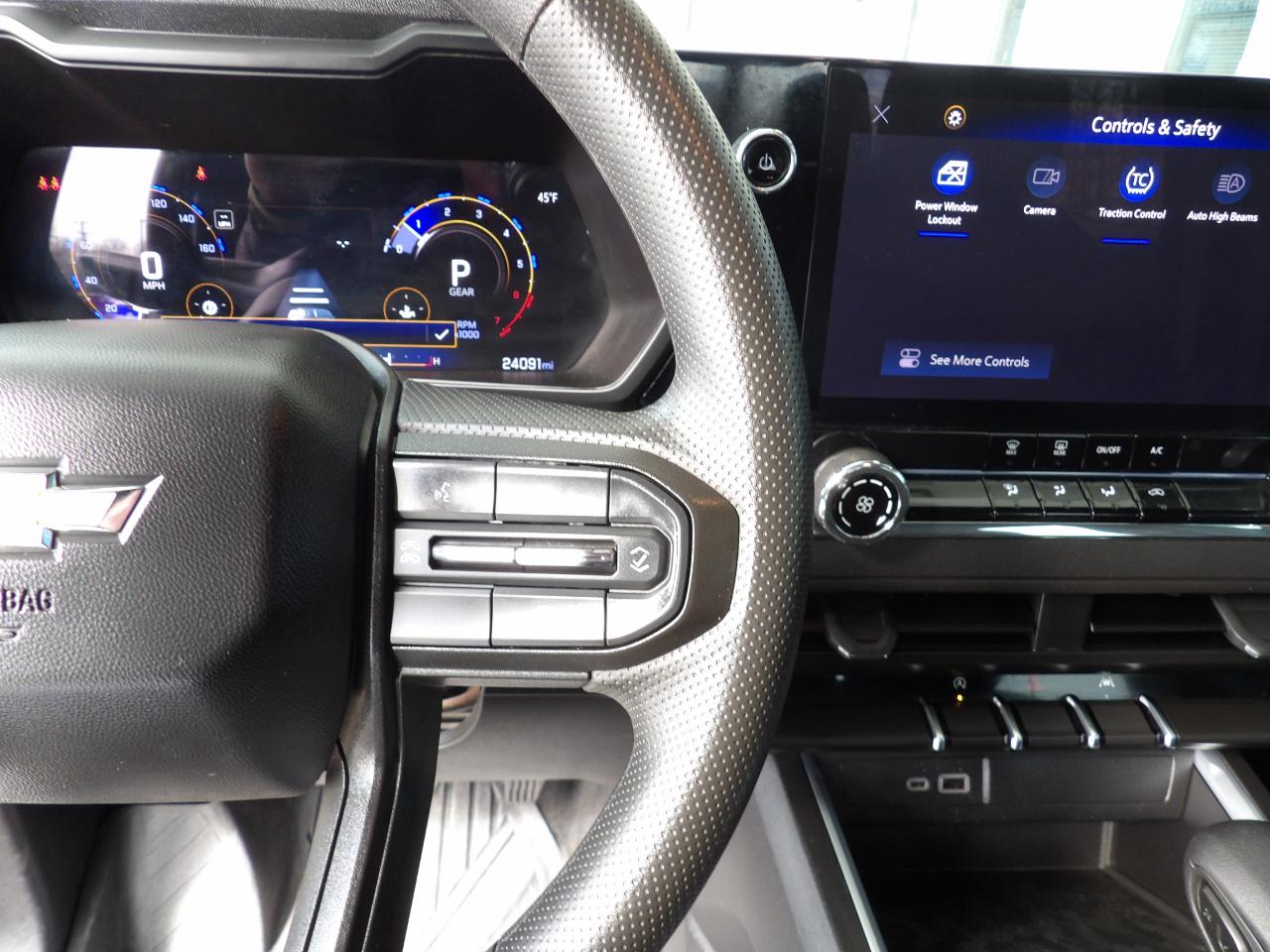 Chevrolet Colorado 2WD Crew Cab WT 2025