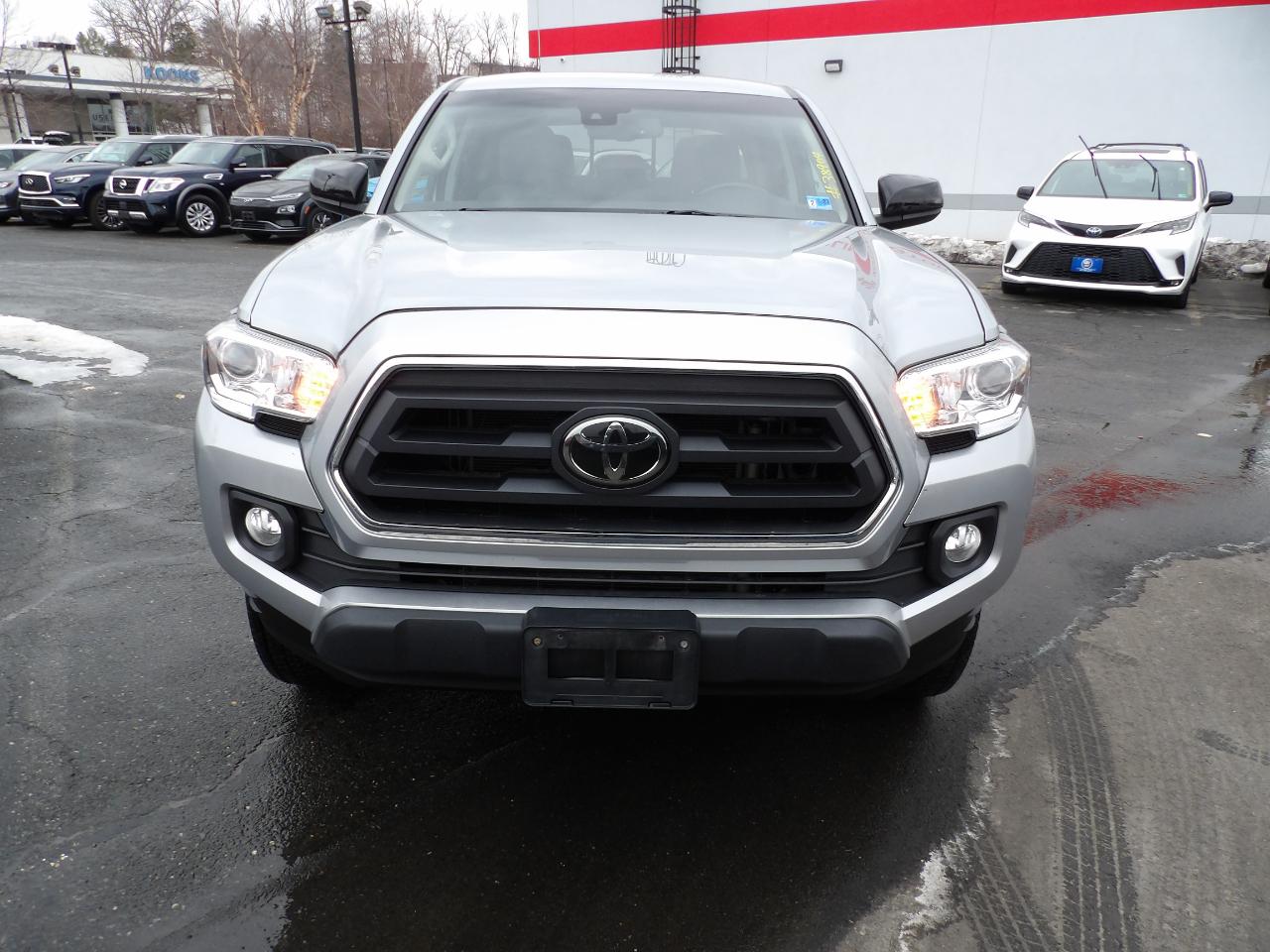 Toyota Tacoma 2WD SR5 Double Cab 5' Bed V6 AT (Natl) 2022