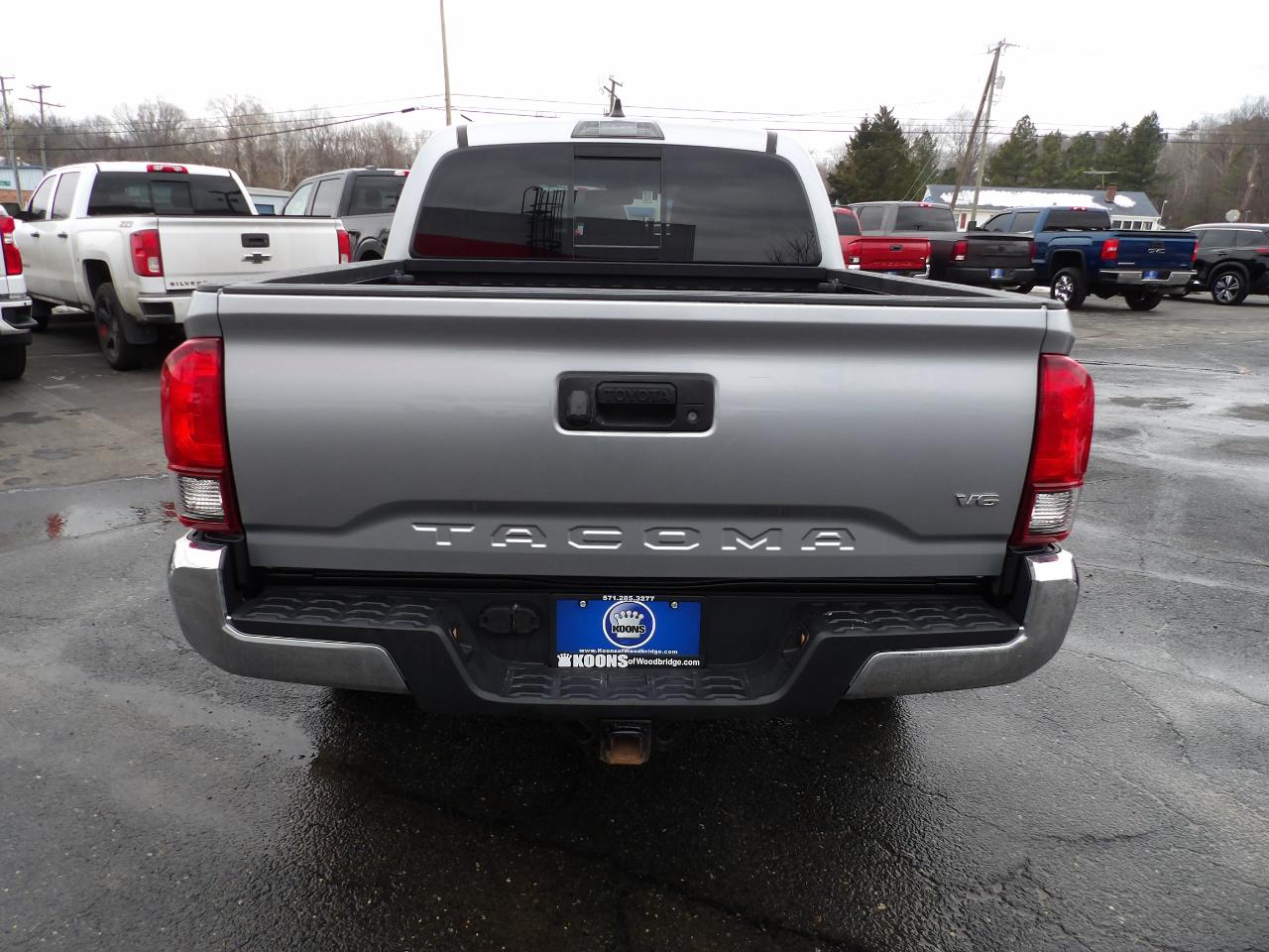 Toyota Tacoma 2WD SR5 Double Cab 5' Bed V6 AT (Natl) 2022