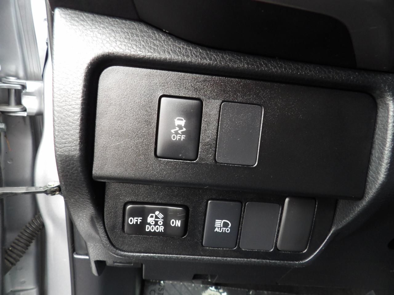 Toyota Tacoma 2WD SR5 Double Cab 5' Bed V6 AT (Natl) 2022