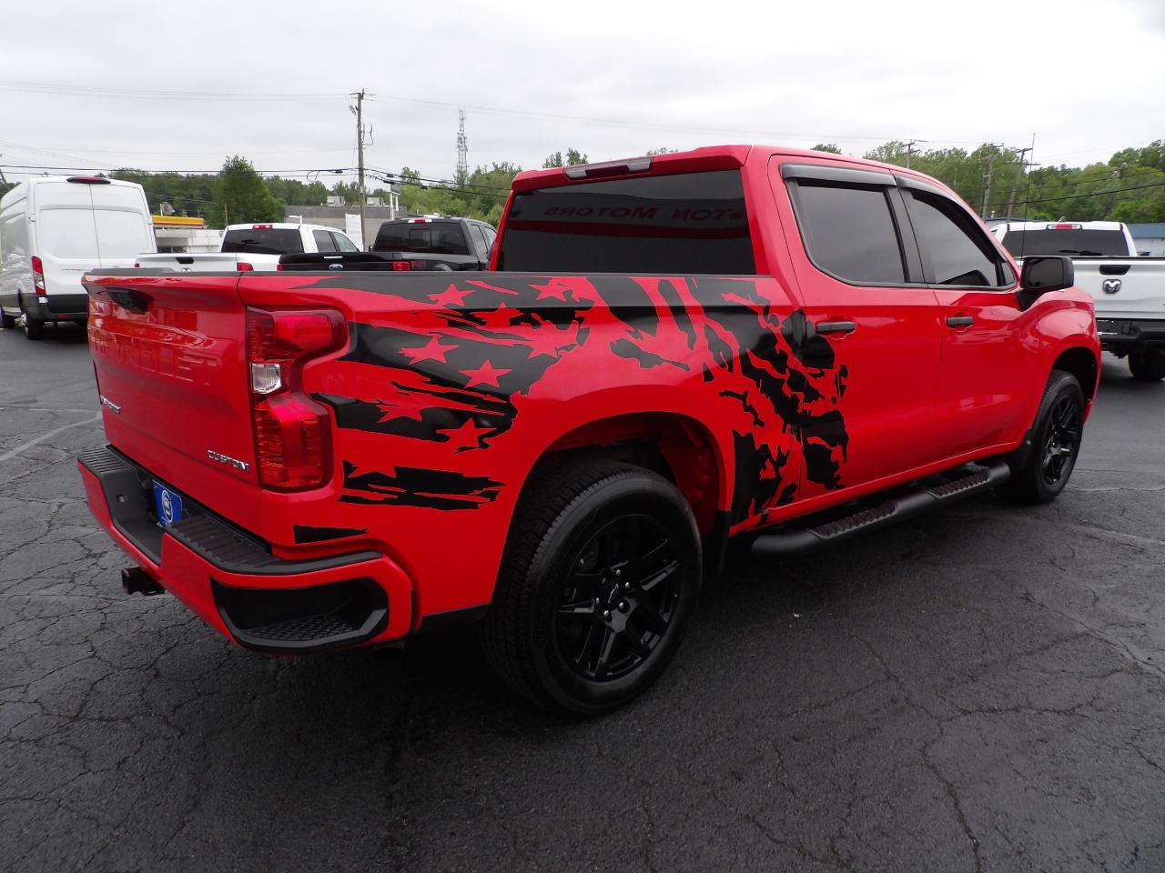 Chevrolet Silverado 1500 4WD Crew Cab 147" Custom 2024