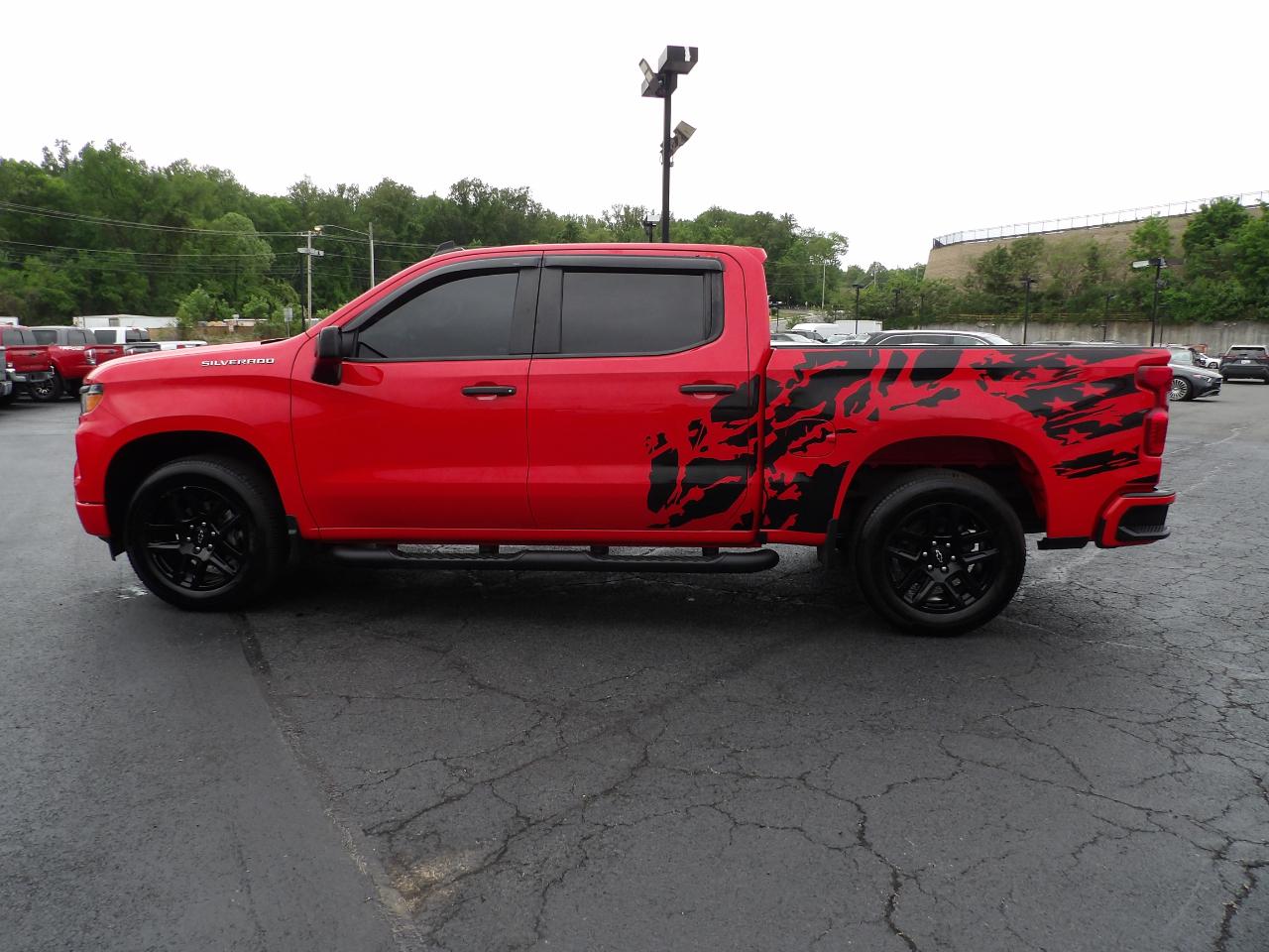 Chevrolet Silverado 1500 4WD Crew Cab 147" Custom 2024