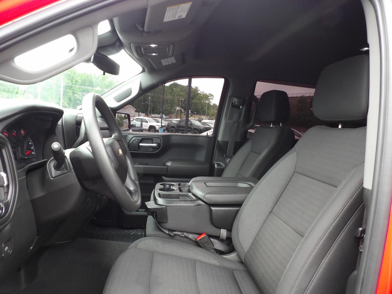 Chevrolet Silverado 1500 4WD Crew Cab 147" Custom 2024