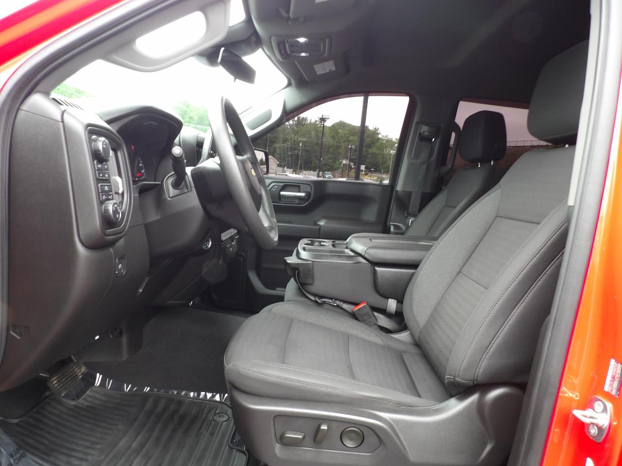 Chevrolet Silverado 1500 4WD Crew Cab 147" Custom 2024