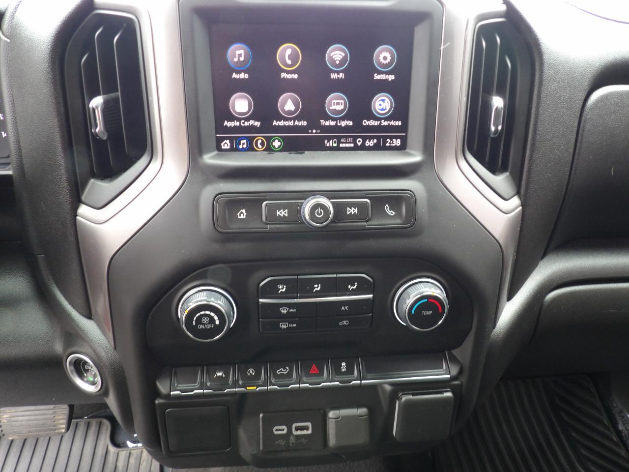 Chevrolet Silverado 1500 4WD Crew Cab 147" Custom 2024