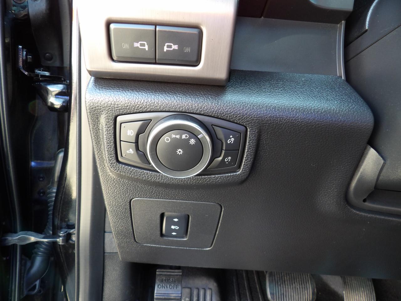 Ford F-150 Limited SuperCrew 4WD 2016